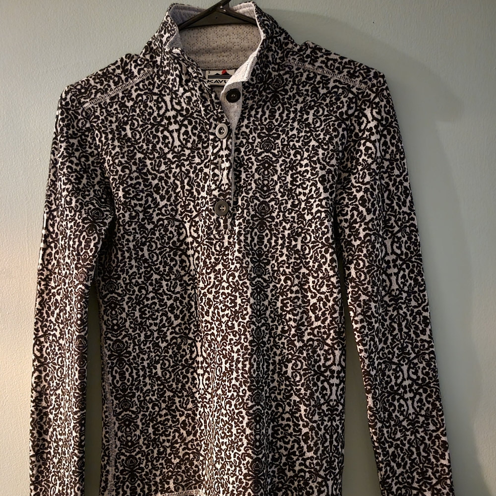 Kavu sweater, size Small